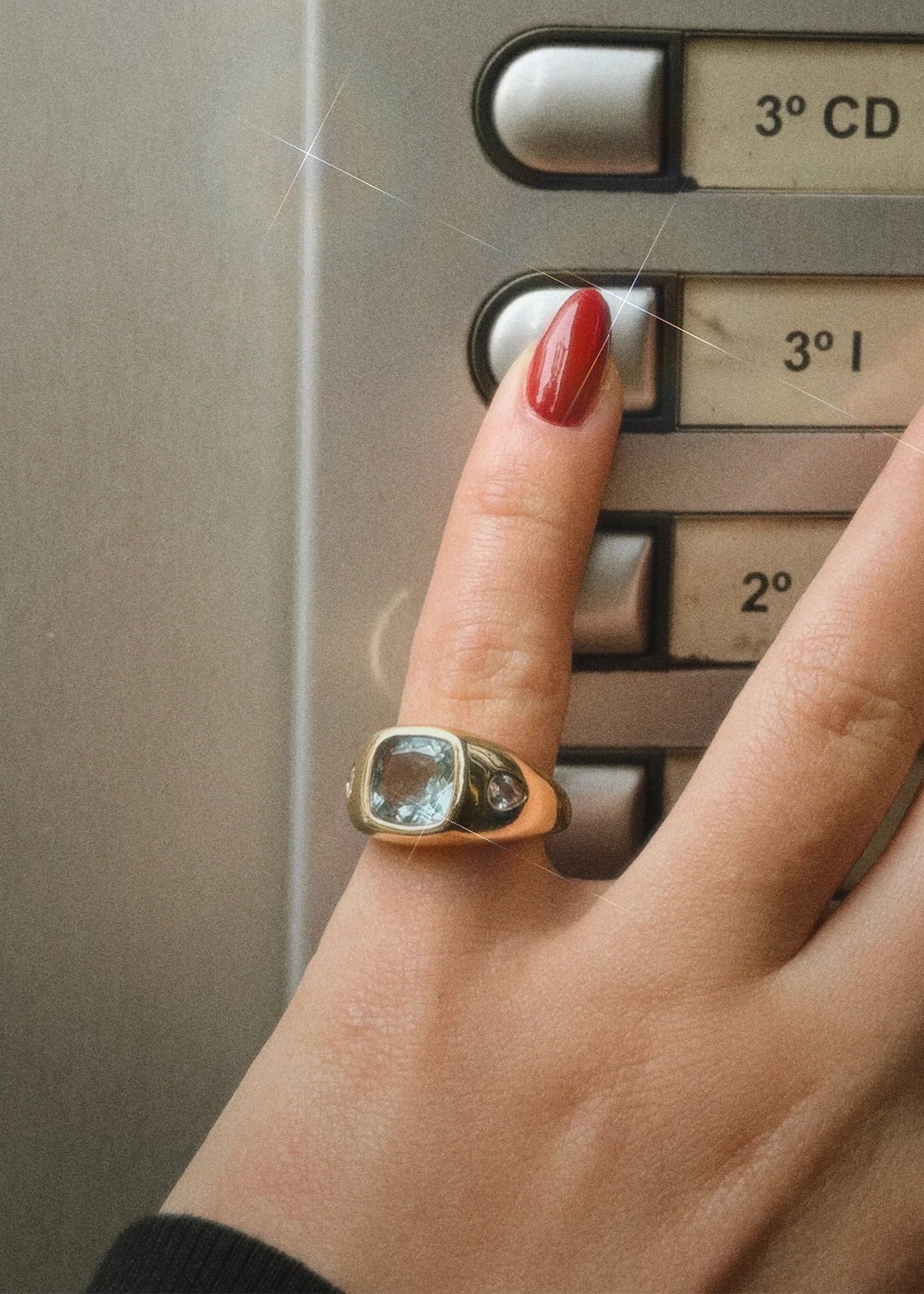 Giulia Pinky Ring Aquamarine on pinky