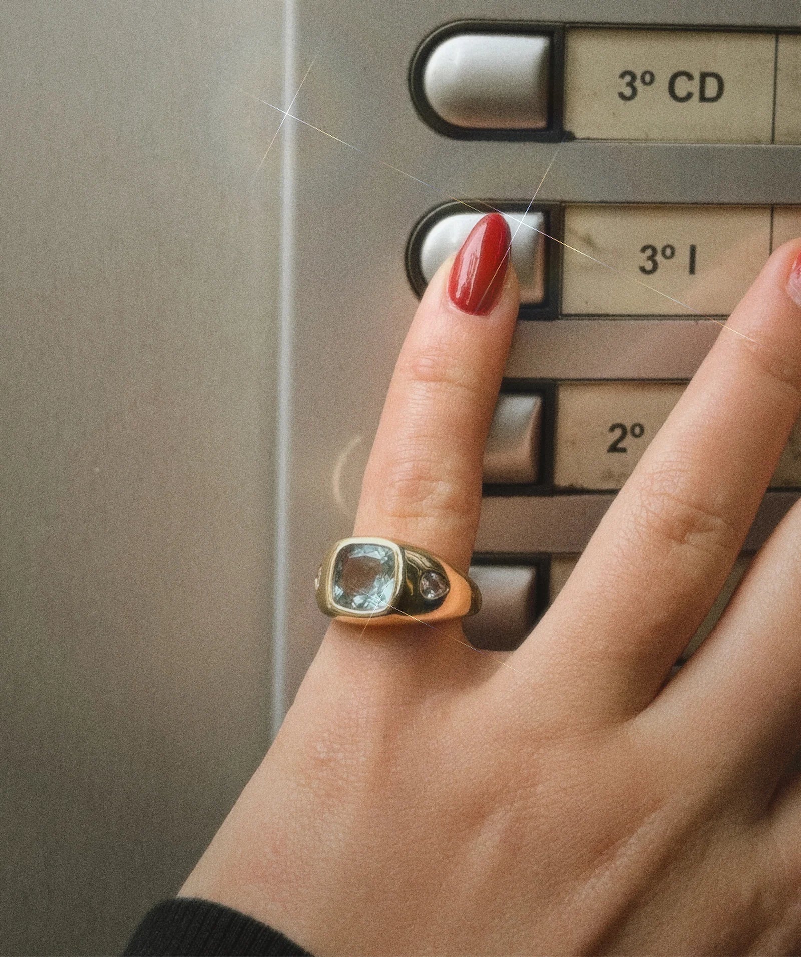 Giulia Pinky Ring Aquamarine on pinky