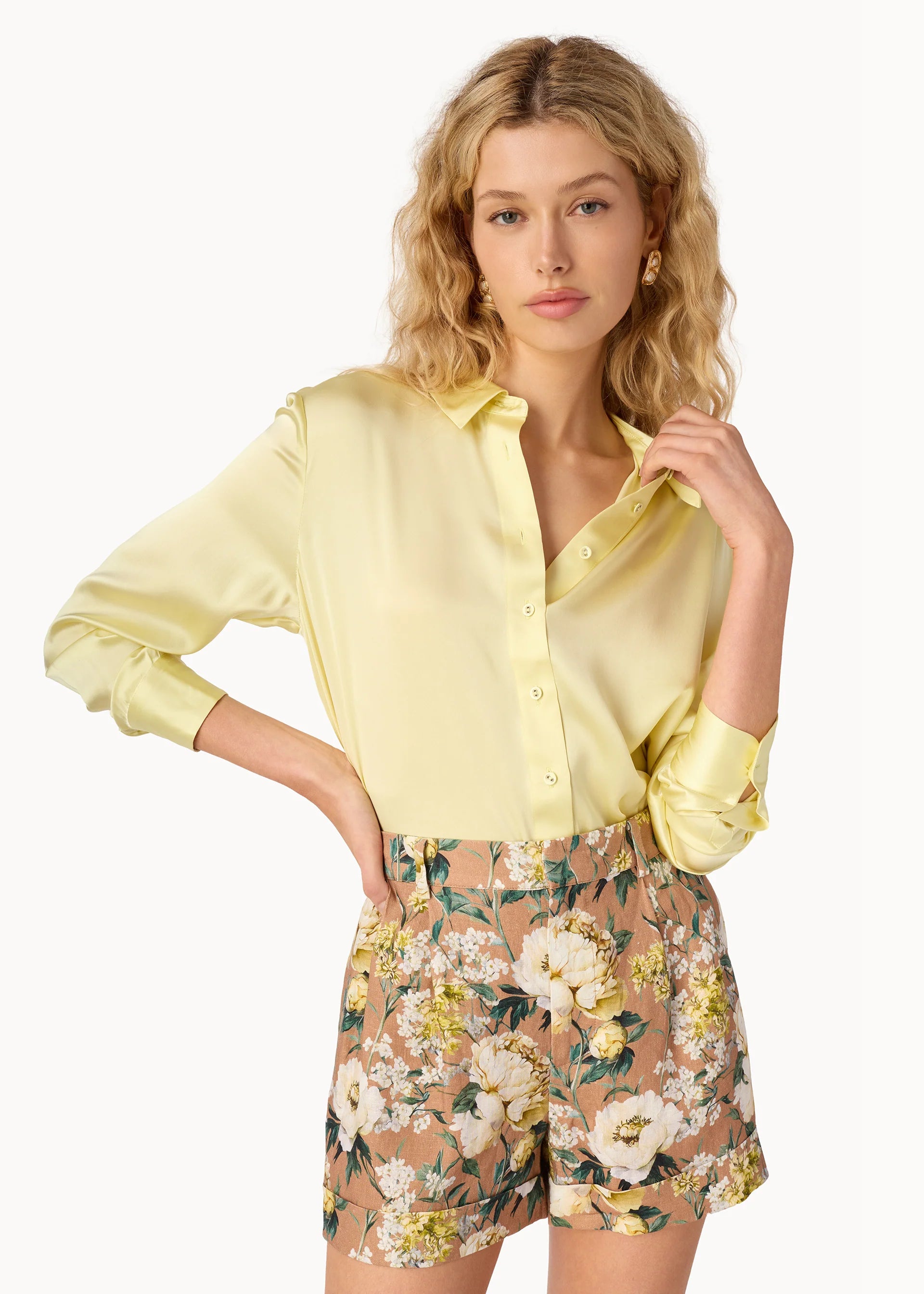 Ravi Linen Short with yellow blouse