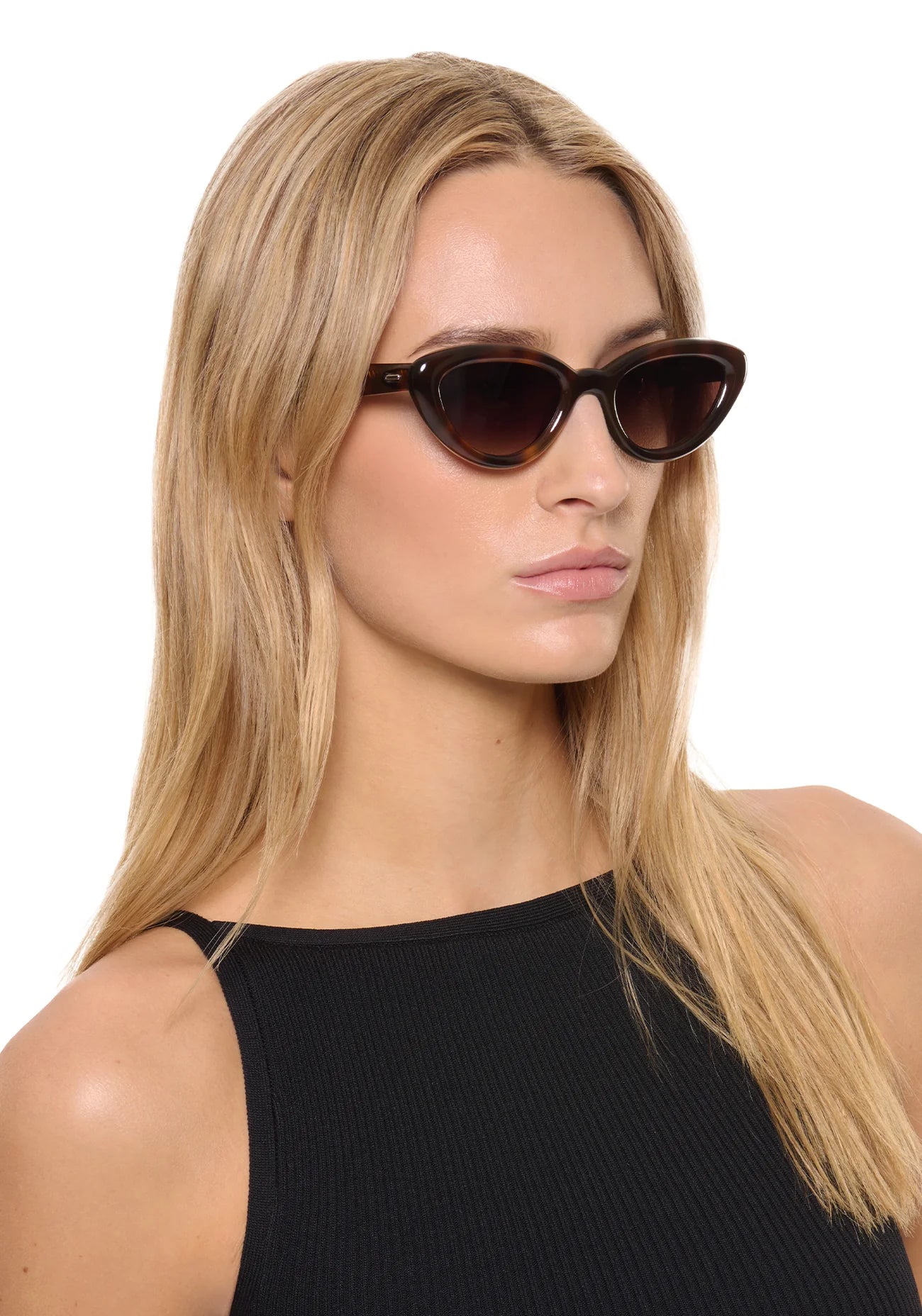 Sasha Sunglasses Maple on model with average, square face shape