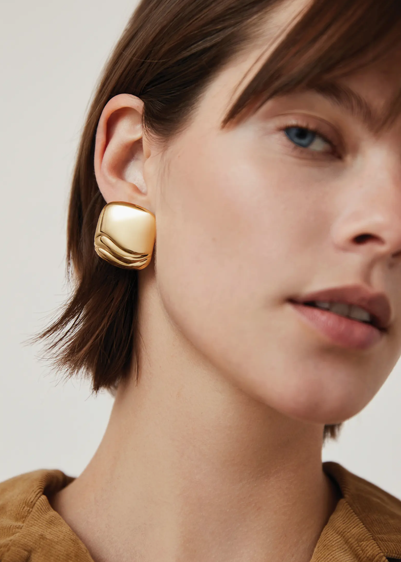 Rue Earrings Gold on  model
