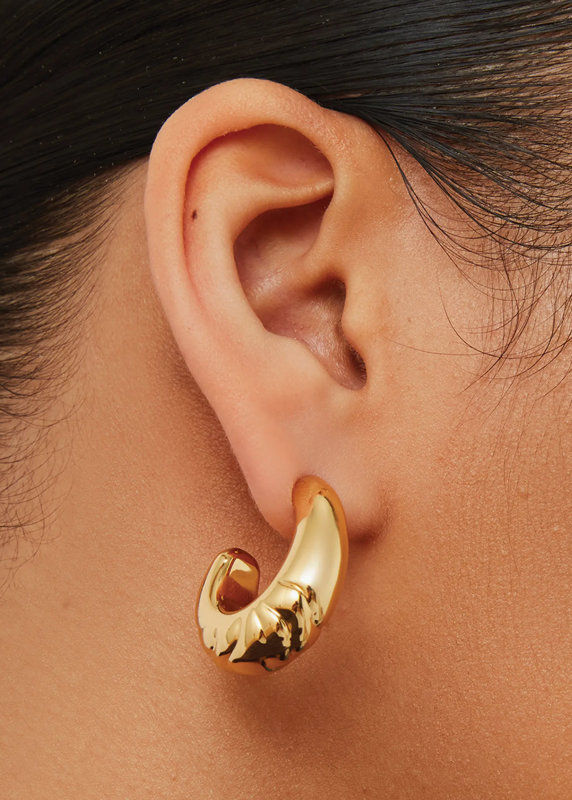 Sim Nelle Hoops Gold on ear