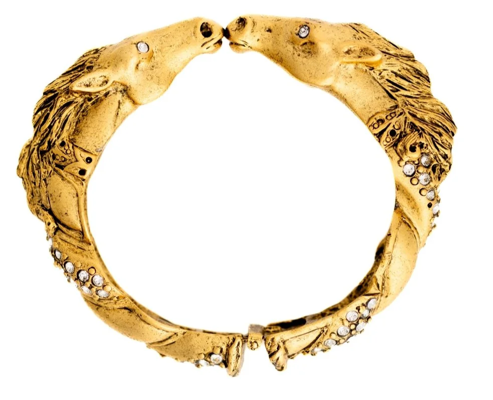 Kissing Horse Bracelet by itself