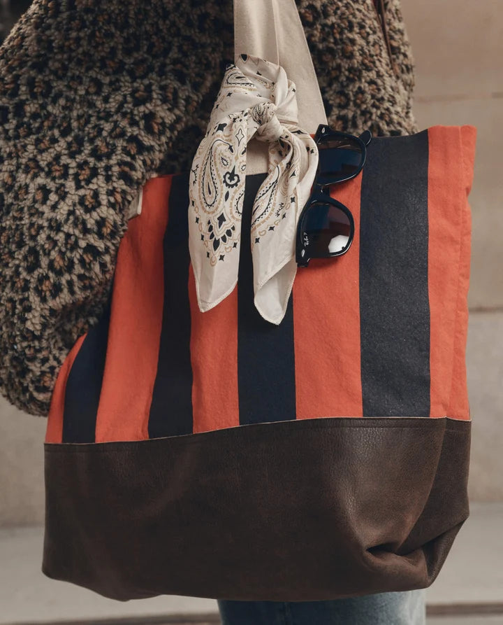 The Stripe Tote close up