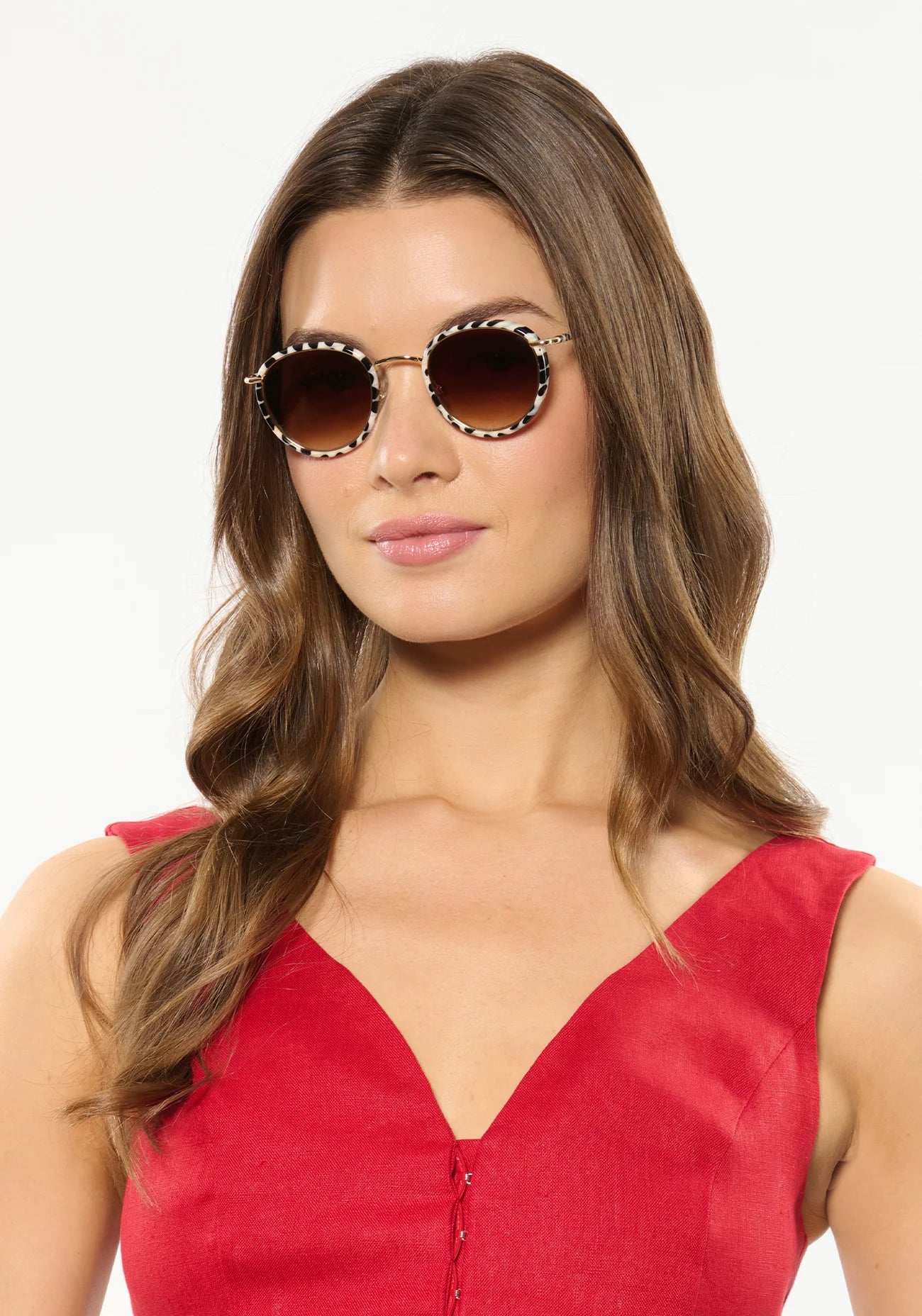 Tate Domino 18k Sunglasses on model with average, oval face shape