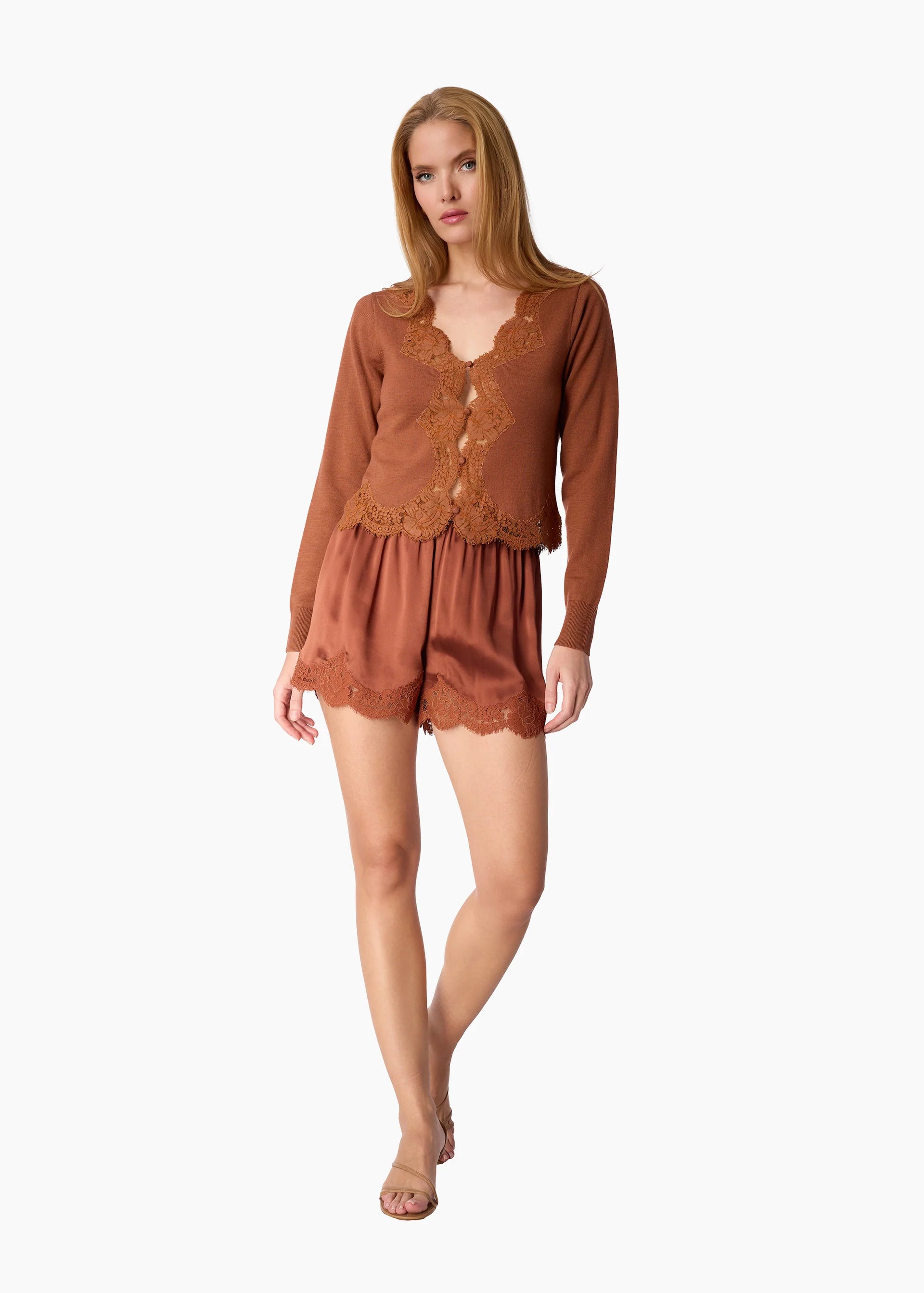 Anora Silk Short Affogato full body front