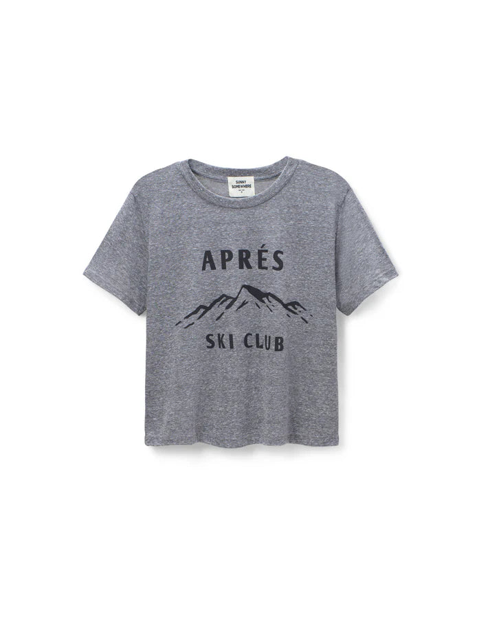 Gray t-shirt with 'Apèrs Ski Club' text and mountain graphic on a white background