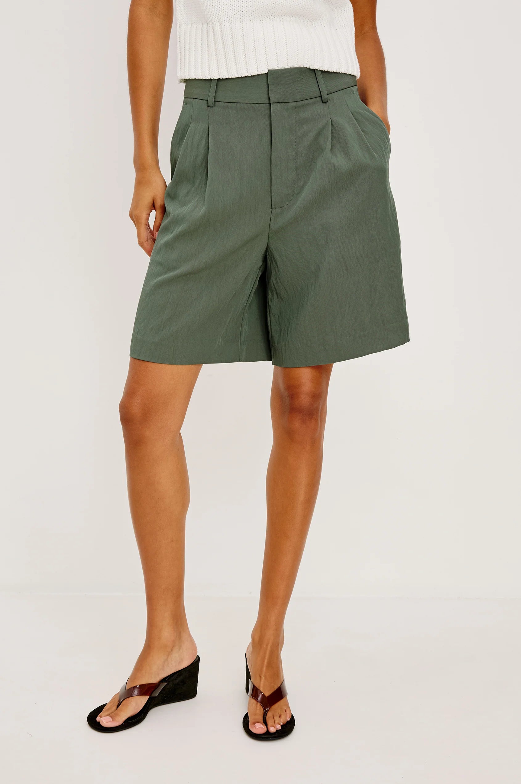 Zamora Short half body front view