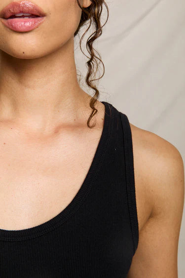 Blondie Tank Black close up shoulder detail