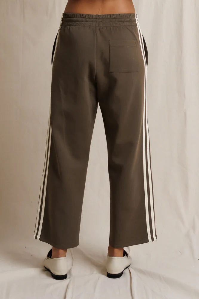 Claud Travel Pant back view on model from waist down