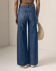 Column Jean in Millie close up back view