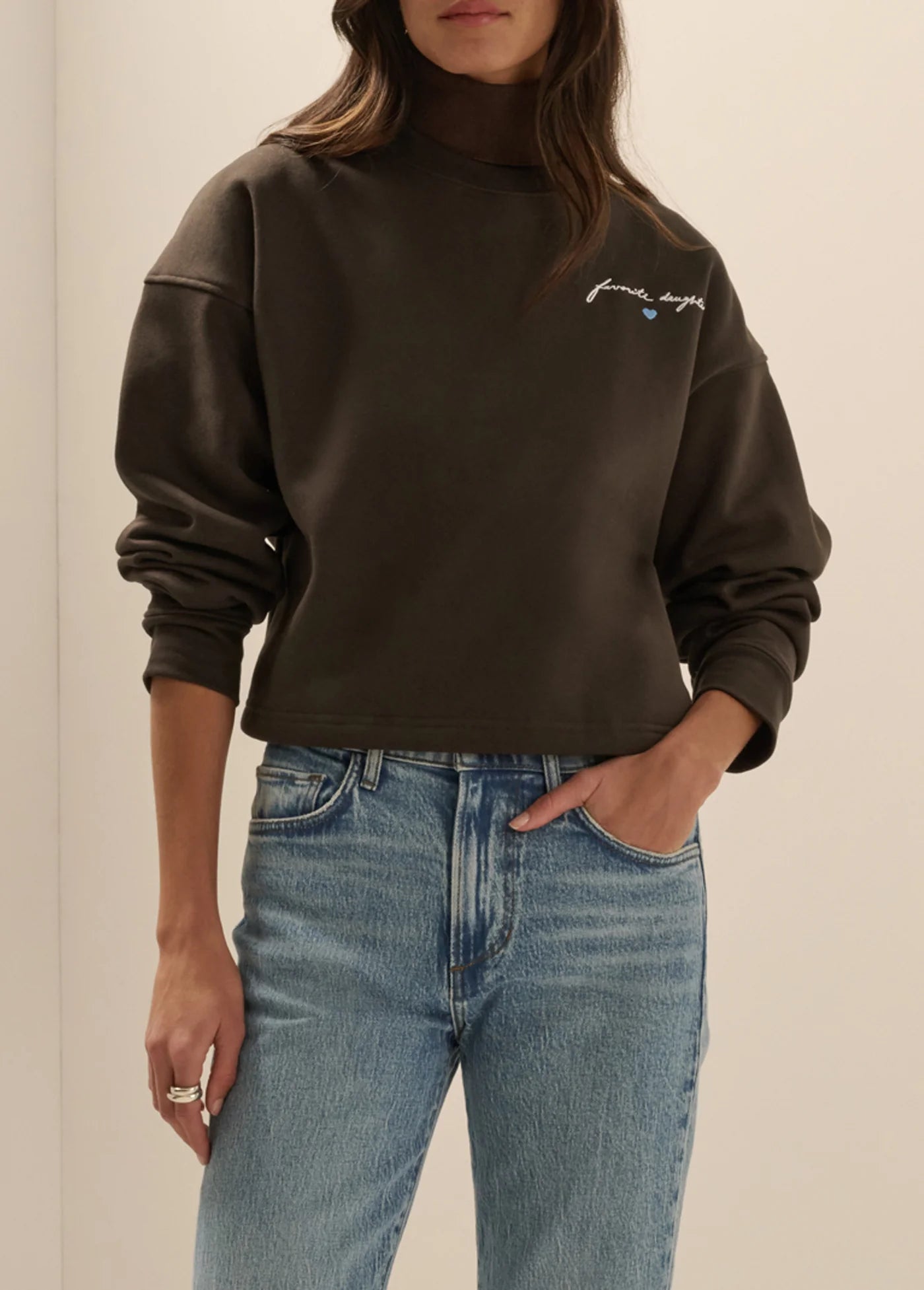 Cropped Signature Sweatshirt Espresso Sea Blue close up front