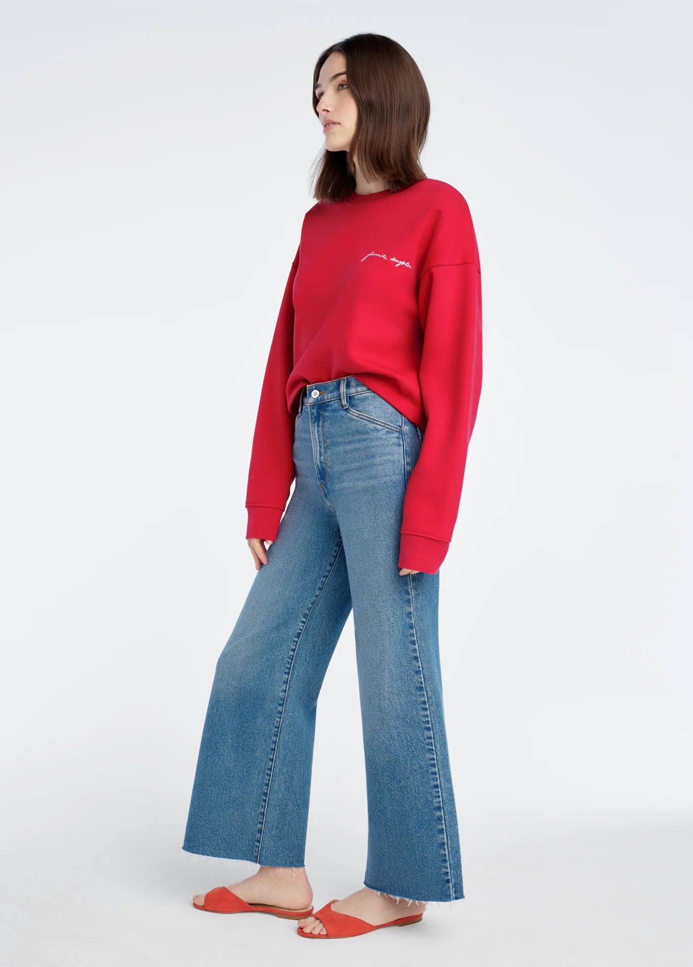 Cropped Signature Sweatshirt full body side