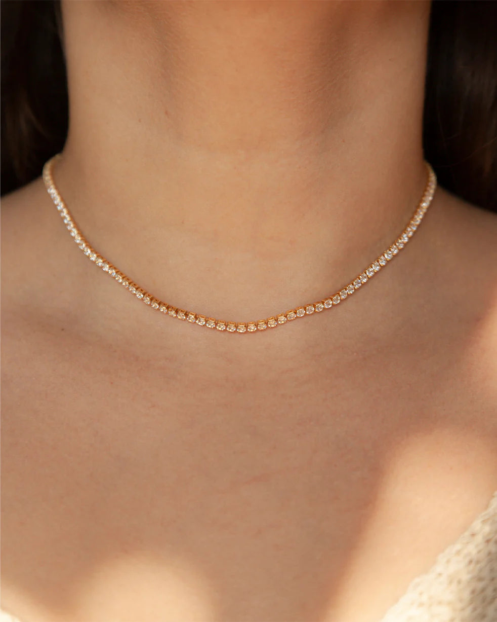 90s Baby Chain Necklace on model