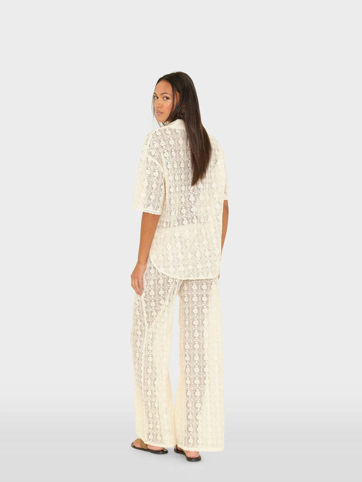 Edessa Pant full body back