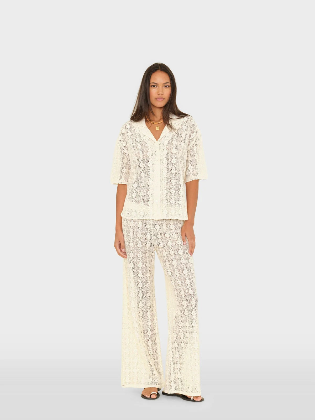 Edessa Pant full body front